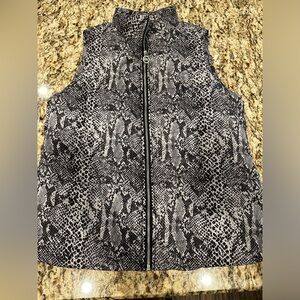 NWT Michael Kors best - black & Gray snake print - M